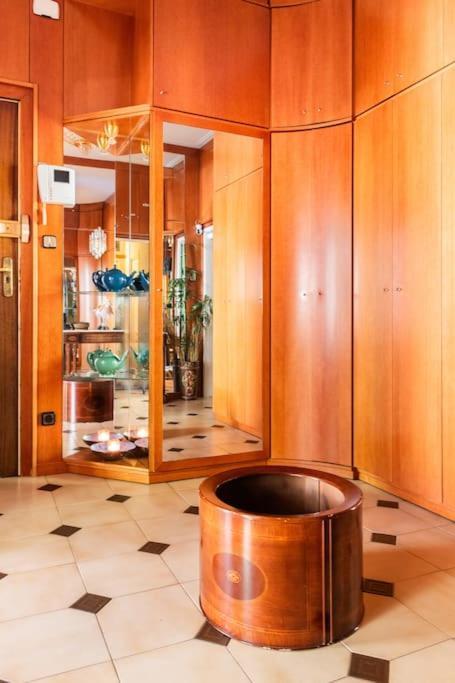 Gaudi 51 Apartment Barcelona Luaran gambar